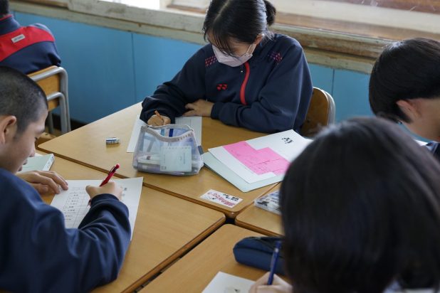 ケイオーパートナーズ,沖縄,沖縄県,キャリア教育,金武,金武中学校,職場体験,事前学習,マナー学習,講師派遣,こどもtoおとな学びサポート be Colorful 代表　真栄城秀人 氏,株式会社ファッションキャンディ　取締役副社長 宮城 涼子 氏,株式会社ファッションキャンディ　取締役専務 玉那覇 幸江 氏,株式会社あしたのたのしみ　我那覇 奈緒 氏