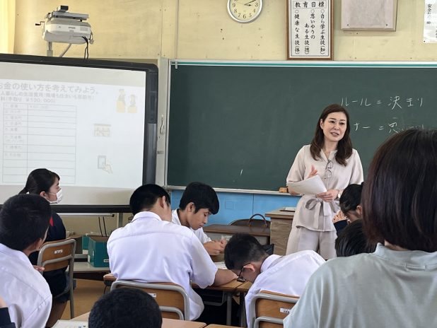 ケイオーパートナーズ,沖縄,沖縄県,キャリア教育,金武,金武中学校,職場体験,事前学習,マナー学習,講師派遣,こどもtoおとな学びサポート be Colorful 代表　真栄城秀人 氏,株式会社ファッションキャンディ　取締役副社長 宮城 涼子 氏,株式会社ファッションキャンディ　取締役専務 玉那覇 幸江 氏,株式会社あしたのたのしみ　我那覇 奈緒 氏